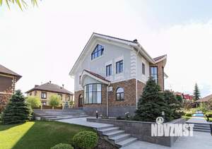 Коттедж 300м&sup2;, 2-этажный, участок 20 сот.  