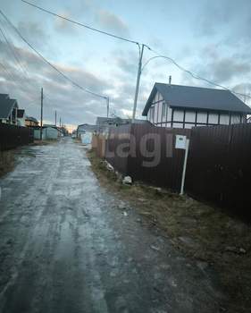 Дом 100м&sup2;, 2-этажный, участок 8 сот.  