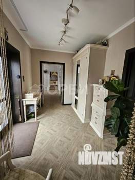 Дом 202м&sup2;, 2-этажный, участок 8 сот.  