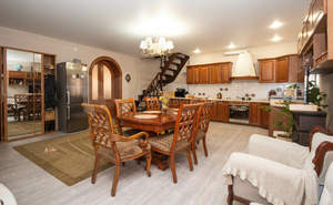 Дом 174м&sup2;, 2-этажный, участок 3 сот.  