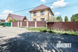 Дом 180м&sup2;, 2-этажный, участок 9 сот.  