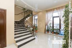 Дом 300м&sup2;, 3-этажный, участок 6 сот.  