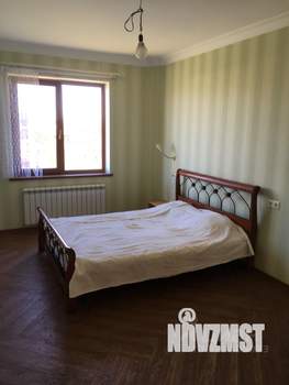 Дом 120м&sup2;, 2-этажный, участок 8 сот.  