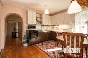 Дом 180м&sup2;, 2-этажный, участок 4 сот.  