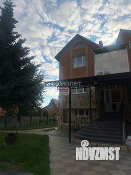 Коттедж 500м&sup2;, 3-этажный, участок 15 сот.  