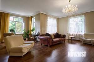 Дом 380м&sup2;, 2-этажный, участок 7 сот.  