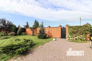 Дом 633м&sup2;, 3-этажный, участок 15 сот.  