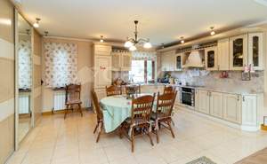 Дом 350м&sup2;, 2-этажный, участок 0 сот.  