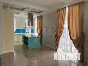 Дом 291м&sup2;, 2-этажный, участок 7 сот.  