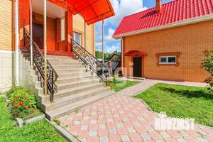 Дом 180м&sup2;, 3-этажный, участок 10 сот.  