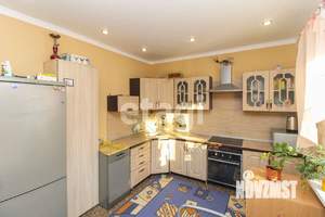 Дом 192м², 3-этажный, участок 3 сот.  