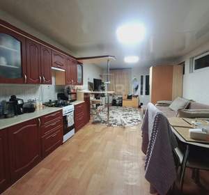 Дом 760м&sup2;, 3-этажный, участок 8 сот.  