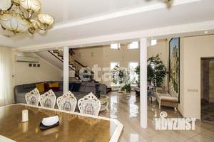 Дом 240м&sup2;, 2-этажный, участок 9 сот.  