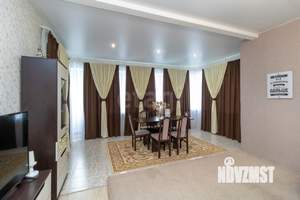 Дом 291м&sup2;, 3-этажный, участок 13 сот.  