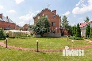 Дом 275м&sup2;, 2-этажный, участок 15 сот.  