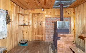 Дом 20м², 2-этажный, участок 8 сот.  