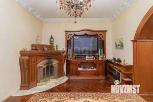 Дом 347м&sup2;, 2-этажный, участок 11 сот.  