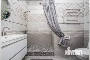 Дом 180м², 2-этажный, участок 10 сот.  