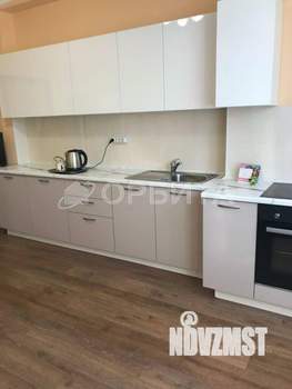 Дом 160м&sup2;, 2-этажный, участок 4 сот.  