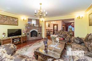 Дом 1571м², 3-этажный, участок 16 сот.  