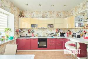 Дом 139м&sup2;, 2-этажный, участок 9 сот.  