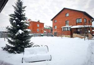 Дом 366м&sup2;, 3-этажный, участок 15 сот.  