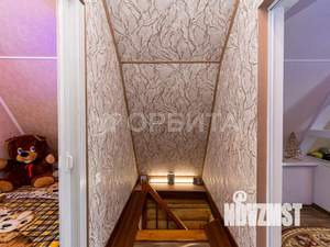 Дом 60м&sup2;, 2-этажный, участок 7 сот.  