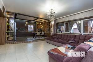 Дом 280м², 3-этажный, участок 12 сот.  