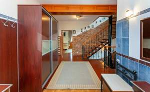 Дом 306м&sup2;, 2-этажный, участок 6 сот.  