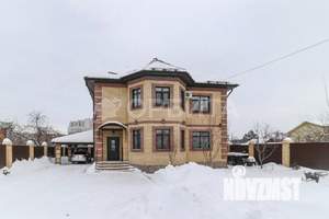 Дом 180м², 2-этажный, участок 6 сот.  