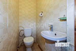 Дом 42м², 2-этажный, участок 10 сот.  