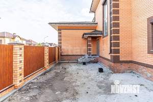 Дом 349м&sup2;, 2-этажный, участок 10 сот.  