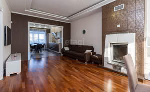 Дом 201м&sup2;, 2-этажный, участок 2 сот.  