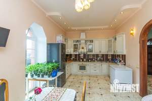 Дом 489м², 4-этажный, участок 10 сот.  