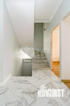 Дом 241м&sup2;, 2-этажный, участок 7 сот.  