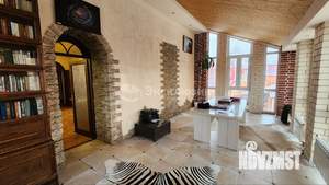 Коттедж 398м², 3-этажный, участок 15 сот.  