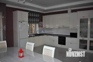 Дом 260м², 2-этажный, участок 11 сот.  