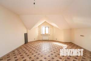 Дом 700м², 3-этажный, участок 16 сот.  