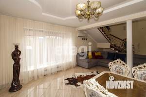 Дом 240м&sup2;, 2-этажный, участок 9 сот.  