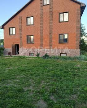 Дом 300м&sup2;, 2-этажный, участок 0 сот.  