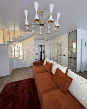 Дом 102м&sup2;, 3-этажный, участок 0 сот.  