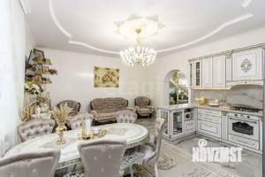 Дом 201м&sup2;, 2-этажный, участок 5 сот.  