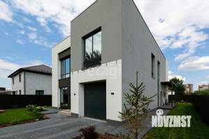 Дом 240м&sup2;, 2-этажный, участок 6 сот.  