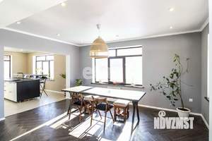 Дом 287м², 2-этажный, участок 10 сот.  