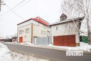 Дом 726м&sup2;, 3-этажный, участок 13 сот.  