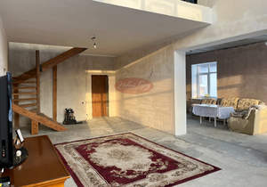 Дом 245м&sup2;, 2-этажный, участок 10 сот.  