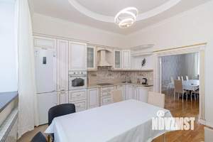 Коттедж 382м&sup2;, 3-этажный, участок 15 сот.  