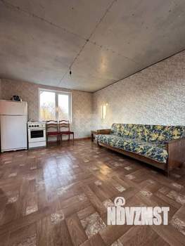 Дом 50м&sup2;, 2-этажный, участок 6 сот.  