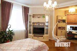 Коттедж 350м², 4-этажный, участок 11 сот.  