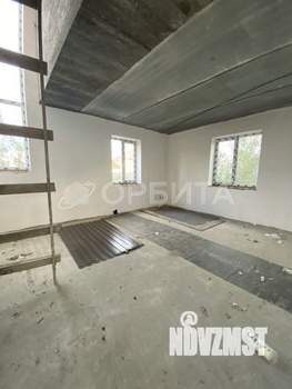 Дом 180м&sup2;, 2-этажный, участок 7 сот.  